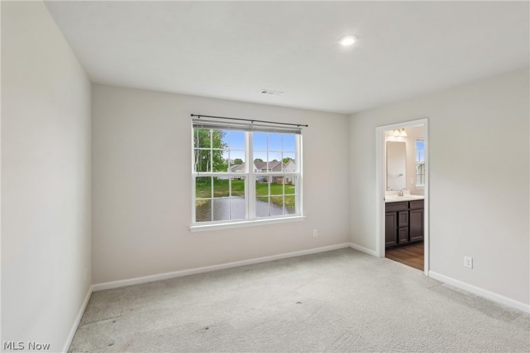 1594 Slick Rock Drive, Painesville, OH - Photo 4