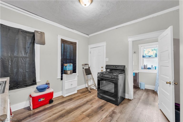 3098 101st Street, Cleveland, OH - Photo 4