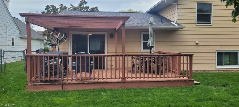 157 Hemlock Drive, Elyria, OH - Photo 5