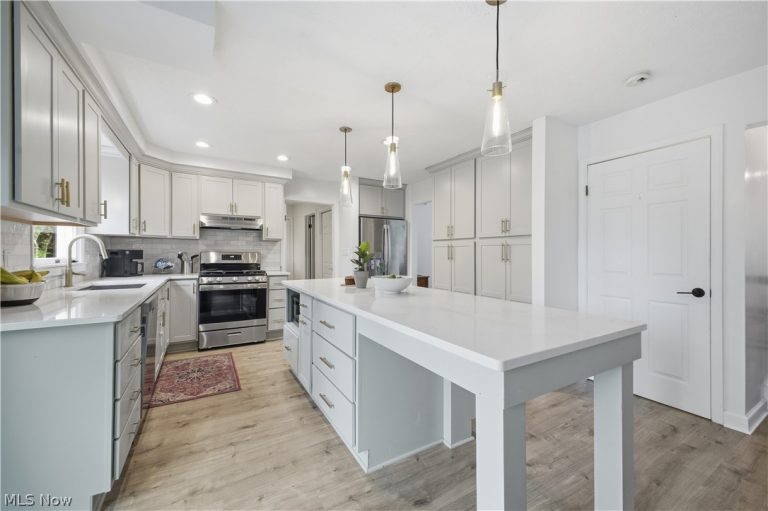 505 Sycamore Trail, Cortland, OH - Photo 4