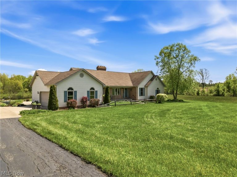 8161 Huxley Road, Berlin Center, OH - Photo 2
