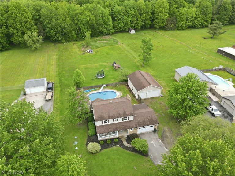 2697 Newton Tomlinson, Newton Falls, OH - Photo 2