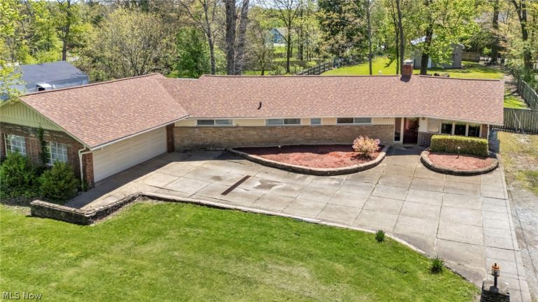 900 Magnolia Avenue, Cuyahoga Falls, OH - Photo 8