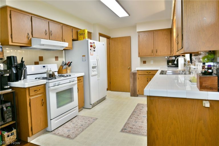 499 Harvey Street, Struthers, OH - Photo 8