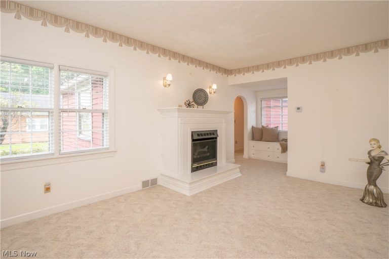 215 Lake Avenue, Hartville, OH - Photo 5