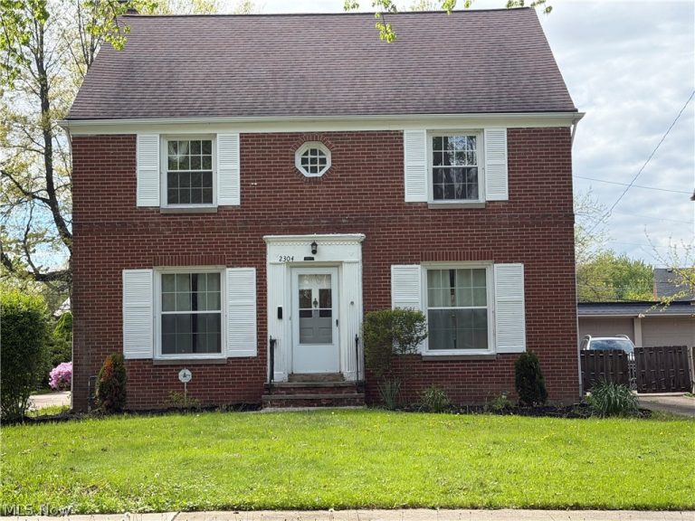 2304 Glendon Road, University Heights, OH, 44118