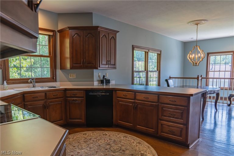 125 Pin Oak Trail, Seville, OH - Photo 4