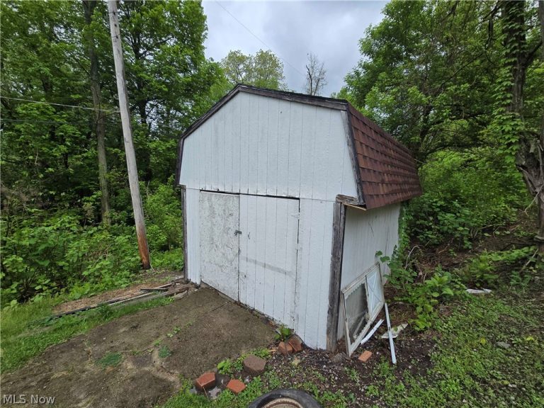 67480 Plum Street, Bridgeport, OH - Photo 6