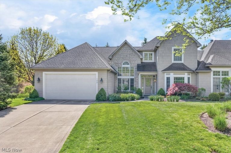 122 Haskell Drive, Bratenahl, OH - Photo 2