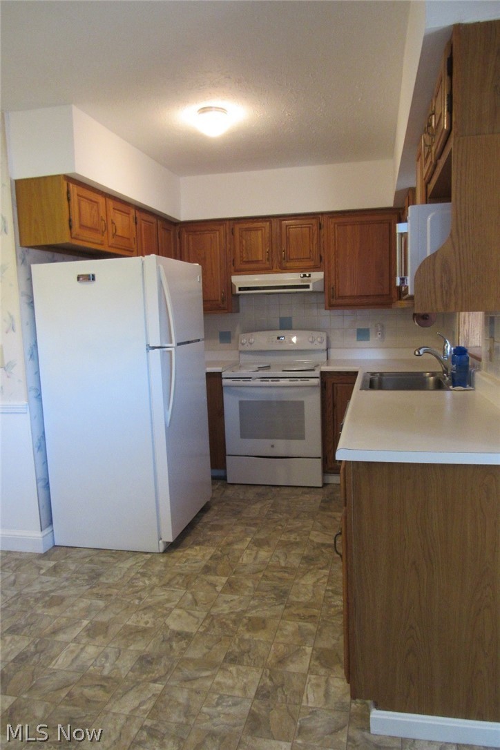 7 Meadowlawn Drive #19, Mentor, OH - Photo 4
