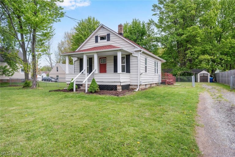 586 Newell Street, Painesville, OH - Photo 2