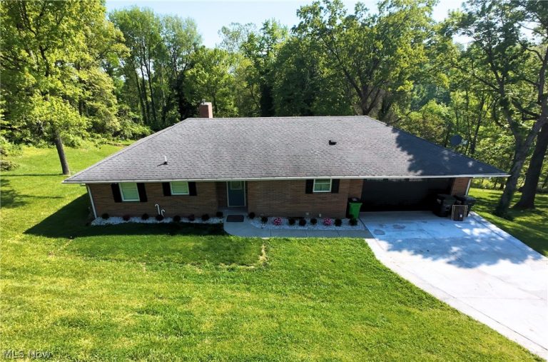 788 Ridgewood Drive, Coshocton, OH - Photo 3