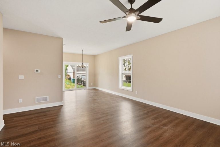 7133 Marcelline Court, Cuyahoga Heights, OH - Photo 8