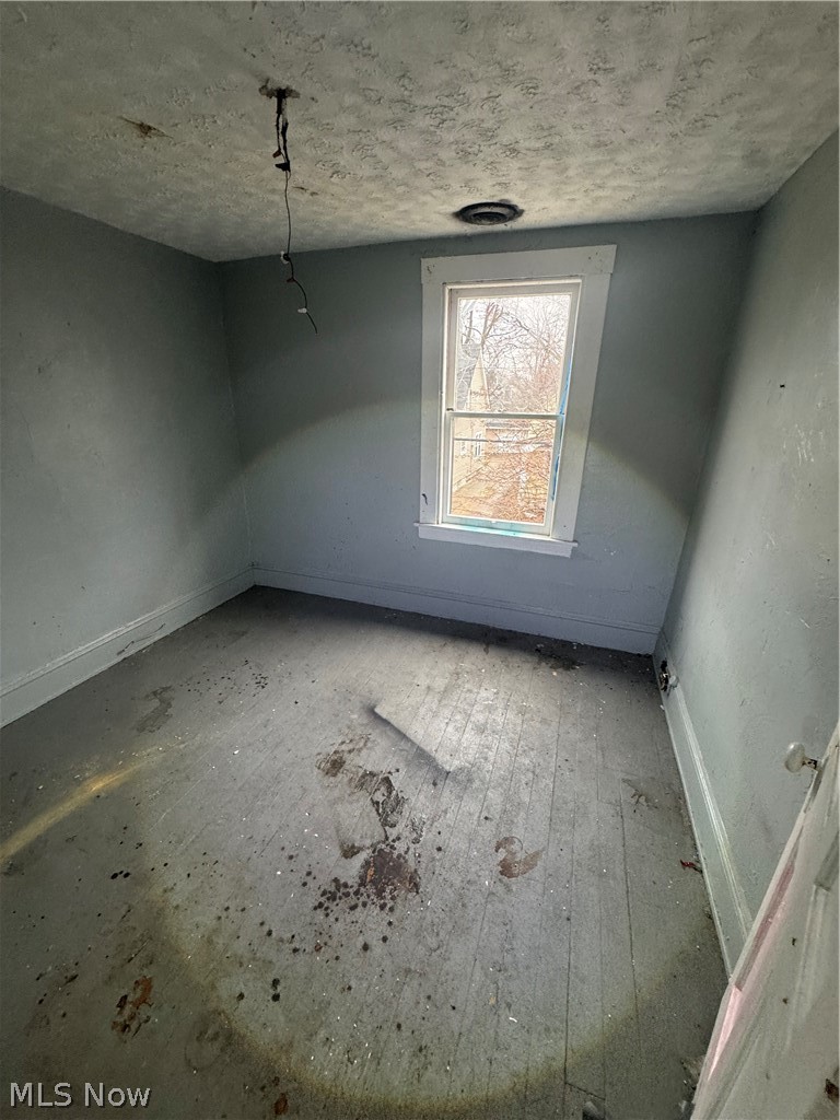 3008 Roanoke Avenue, Cleveland, OH - Photo 4