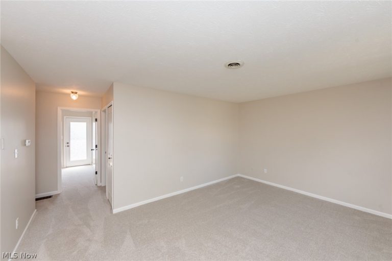 126 Royal Crest Drive #E, Seville, OH - Photo 8