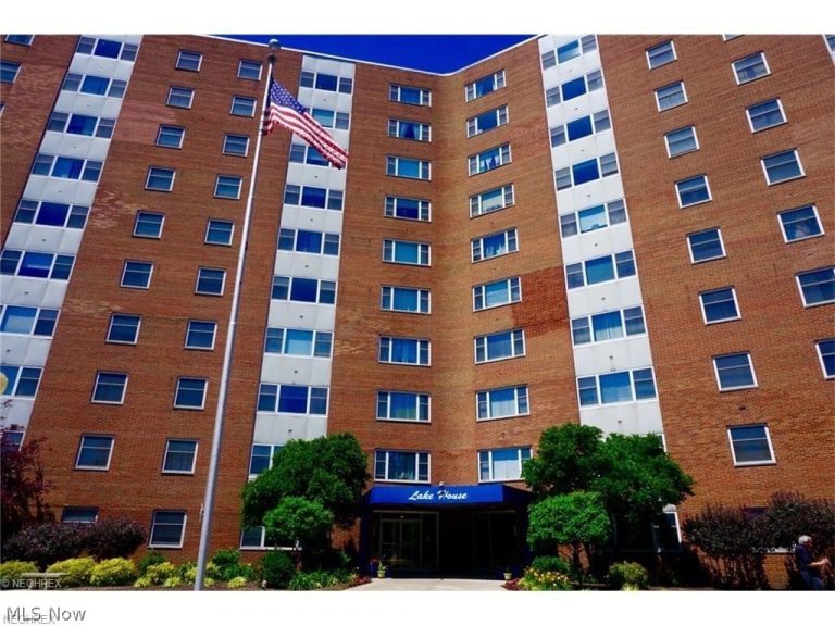 11850 Edgewater Drive #722, Lakewood, OH, 44107