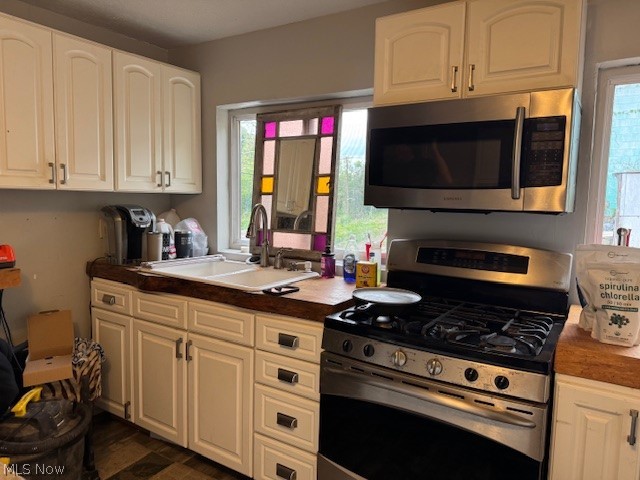 285 Bethany Pike, Wellsburg, WV - Photo 2