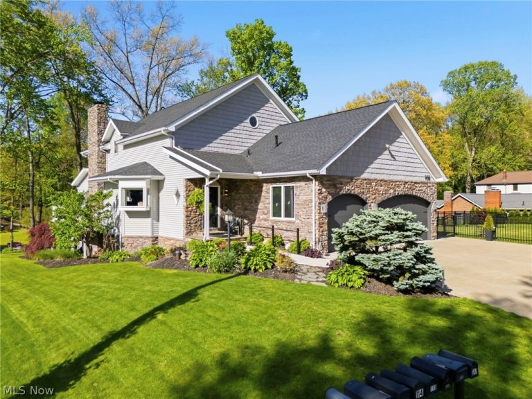 108 Spruce Drive, North Canton, OH - Photo 4