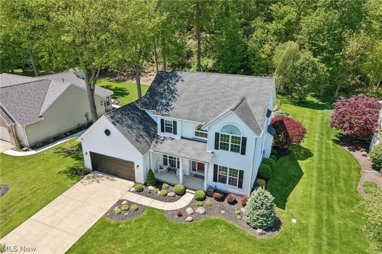1250 Orchard Glen Drive, Amherst, OH - Photo 2