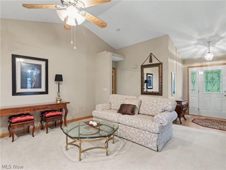 3671 White Oak Drive, Norton, OH - Photo 4