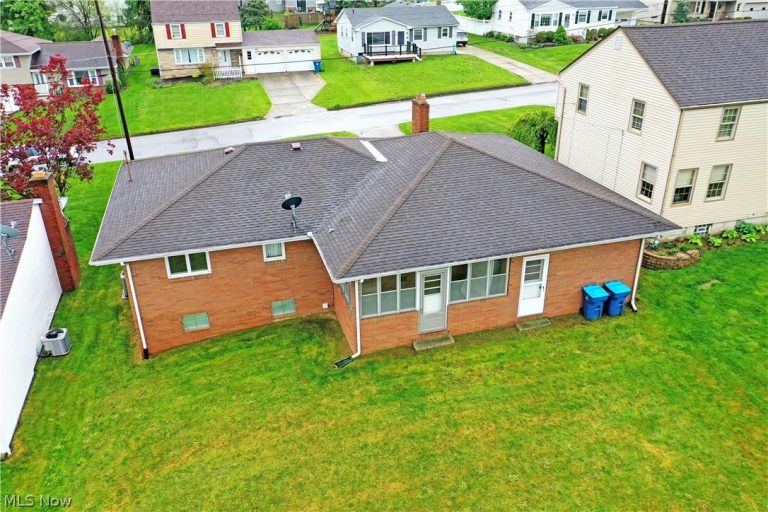 499 Harvey Street, Struthers, OH - Photo 3