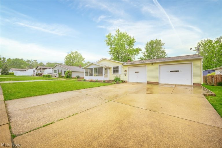 1854 Drenik Drive, Wickliffe, OH - Photo 3