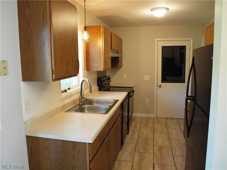1422 Woodlawn Avenue, Canton, OH - Photo 6