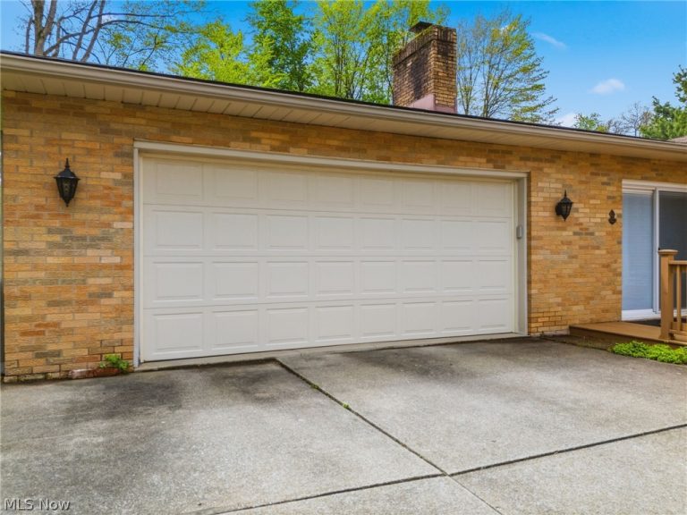 5080 Shamrock Avenue, North Canton, OH - Photo 3