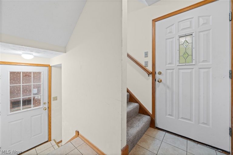 4910 & 4912 Yorkshire Avenue, Parma, OH - Photo 8