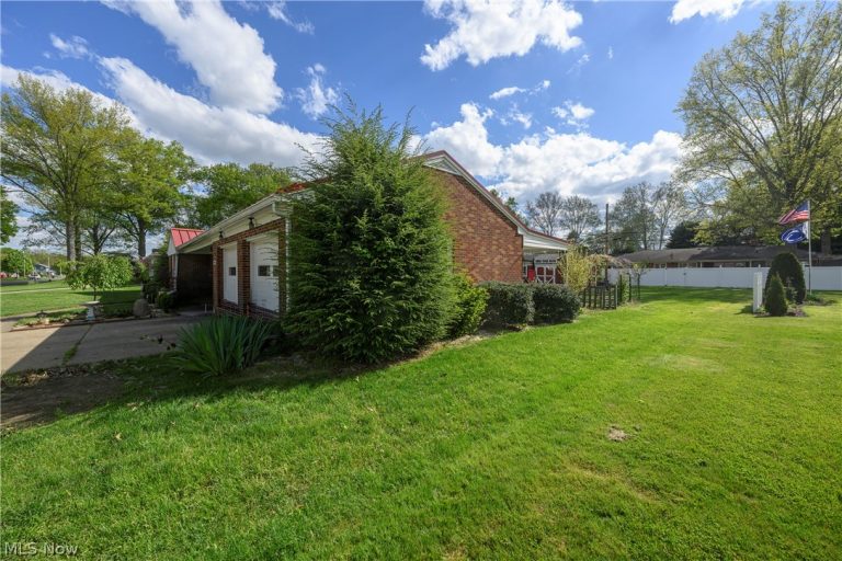 1920 Dover Avenue, Dover, OH - Photo 2