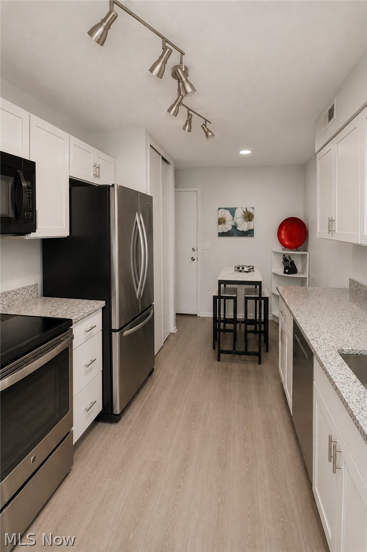 16575 Wren Road #3C, Chagrin Falls, OH - Photo 6