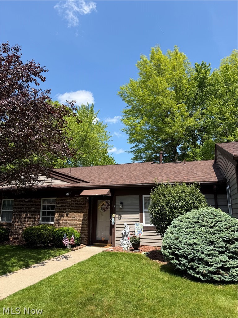 810 Nob Hill Drive #4, Niles, OH - Photo 2