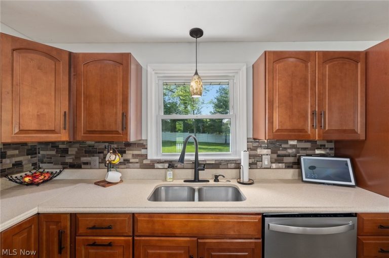 1264 Columbus Circle N, Ashland, OH - Photo 6