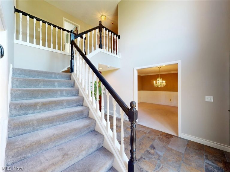 8166 Washington Avenue, North Royalton, OH - Photo 2