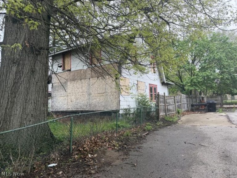 549 Bacon Avenue, Akron, OH - Photo 4