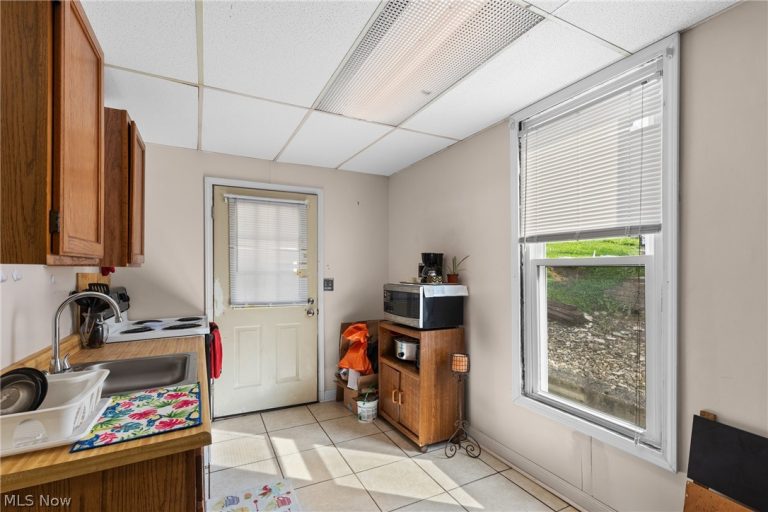 715 Zane Highway, Martins Ferry, OH - Photo 6