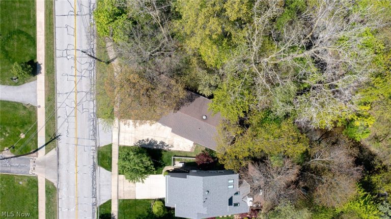 495 Cahoon Road, Bay Village, OH - Photo 5
