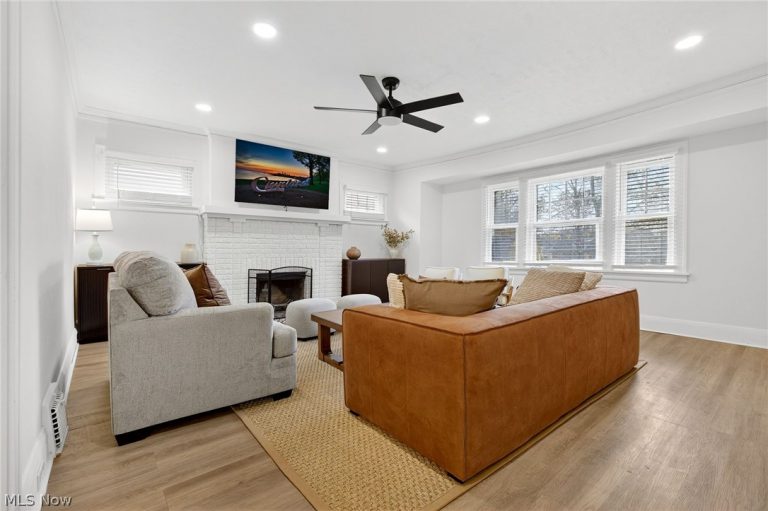 3326 EAST OVERLOOK Road, Cleveland Heights, OH - Photo 5