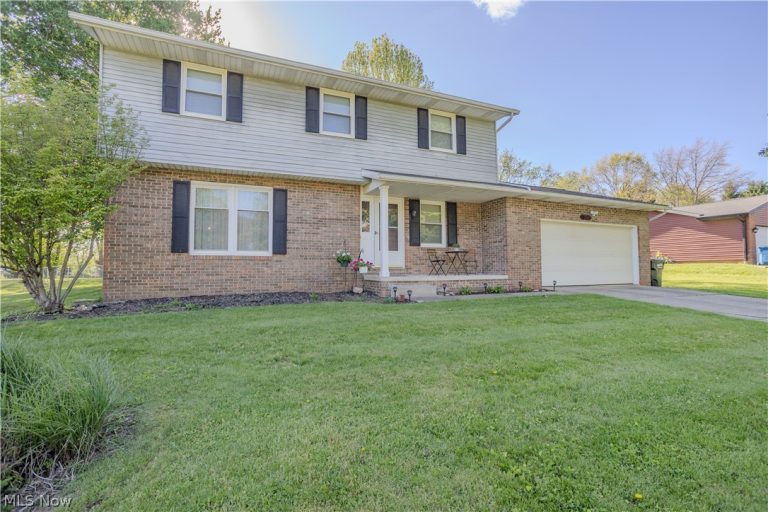 11805 Meadowlane Avenue, Uniontown, OH - Photo 3