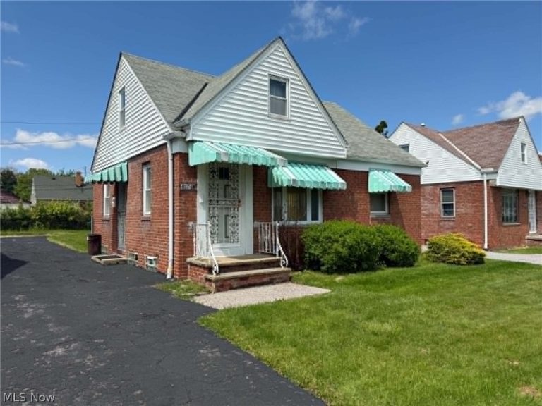 4076 187th Street, Cleveland, OH - Photo 3