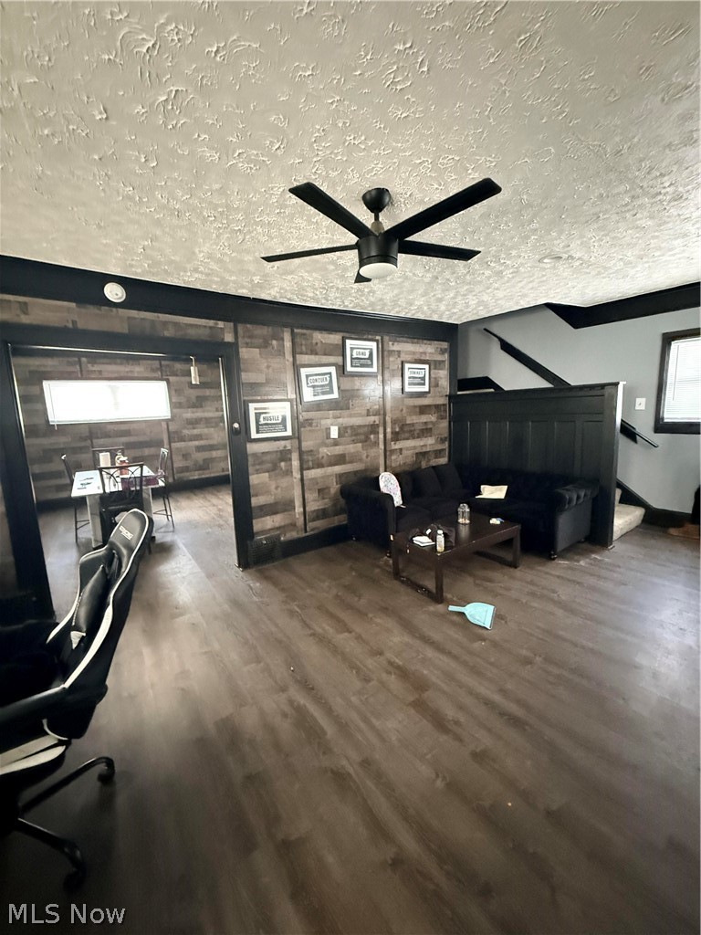 894 Exchange Street, Akron, OH - Photo 2