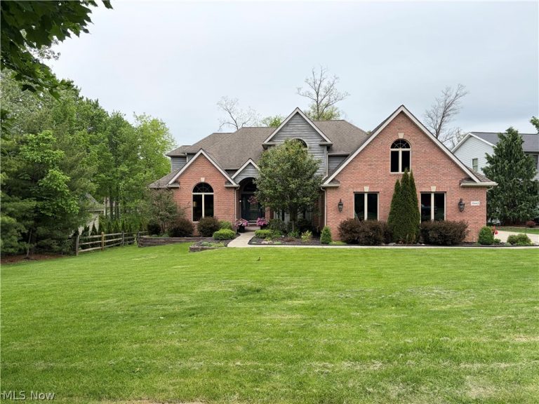 19443 Rye Gate Drive, North Royalton, OH - Photo 2