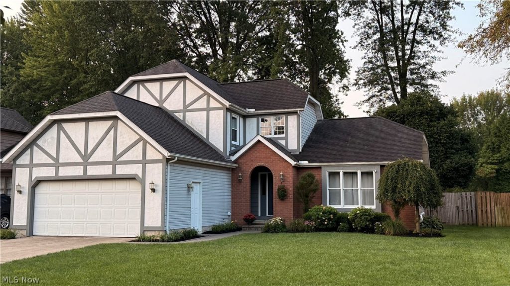 24739 Tara Lynn Drive, North Olmsted, OH