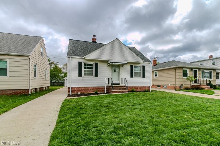 1557 Woodhurst Avenue, Mayfield Heights, OH - Photo 3
