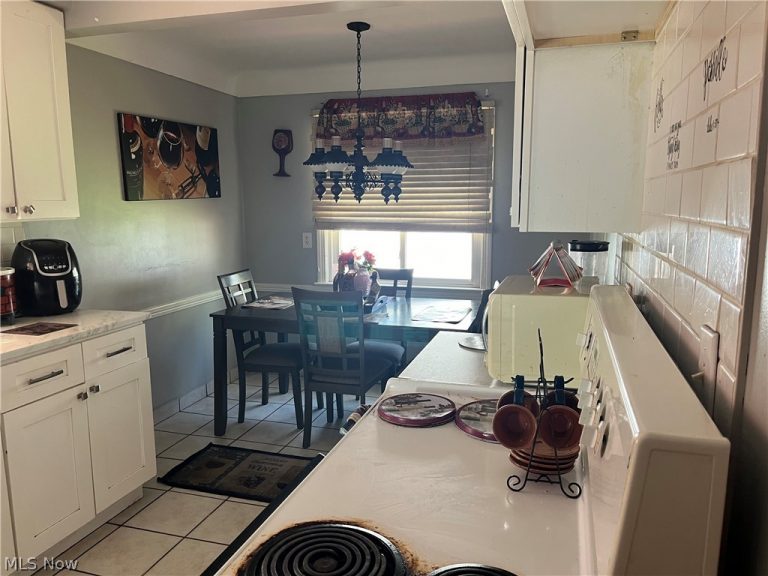 4241 Bexley Boulevard, South Euclid, OH - Photo 4