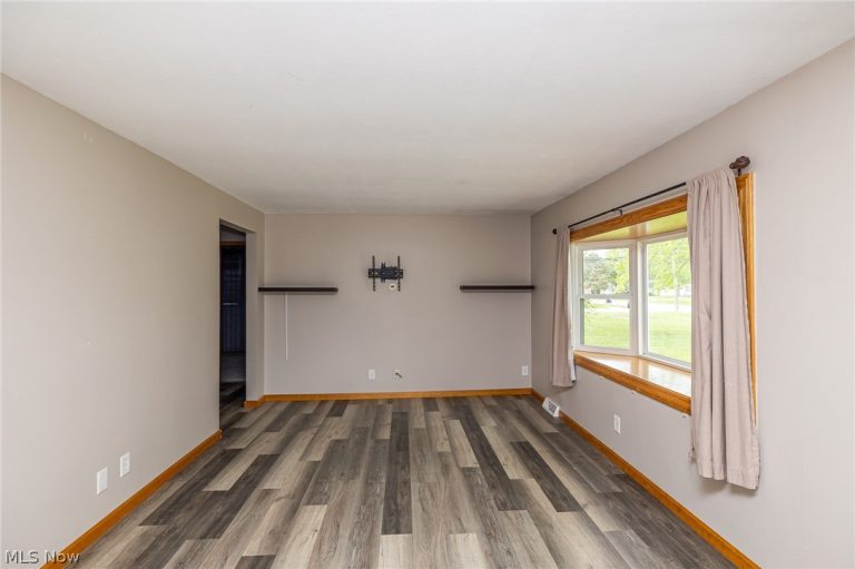 3957 Grafton Road, Brunswick, OH - Photo 6