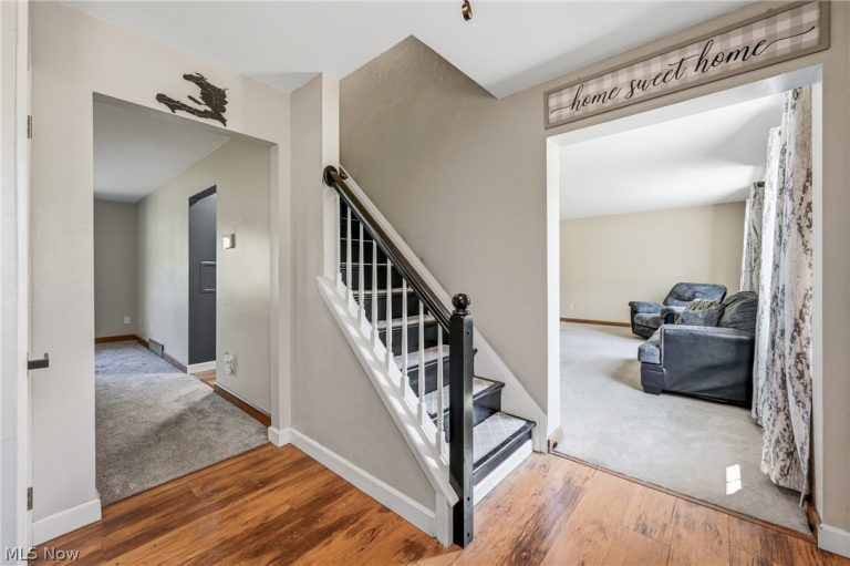 658 Burning Oaks Drive, Warren, OH - Photo 6