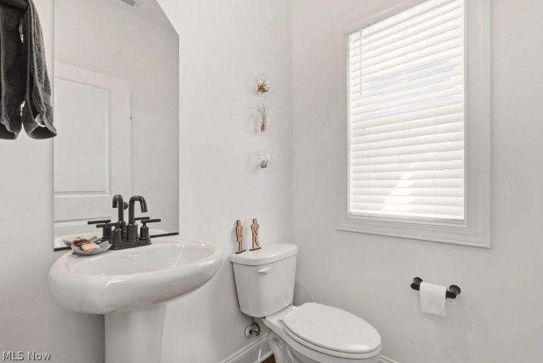 114 Lake Balaton Drive, Orange, OH - Photo 6