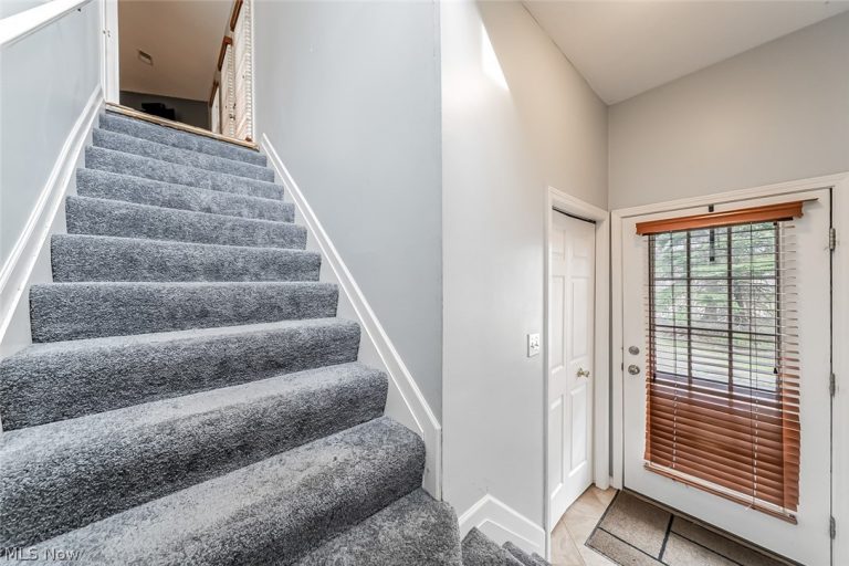 22586 Lenox Drive, Fairview Park, OH - Photo 3