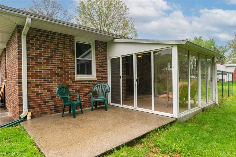 1213 Pleasantview Avenue, North Canton, OH - Photo 3